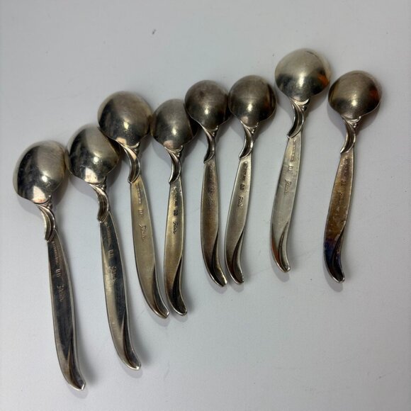 FLAIR 1847 Rogers Bros IS Silverplate Flatware Silverware 8 Spoons - 2 sizes - Picture 5 of 7